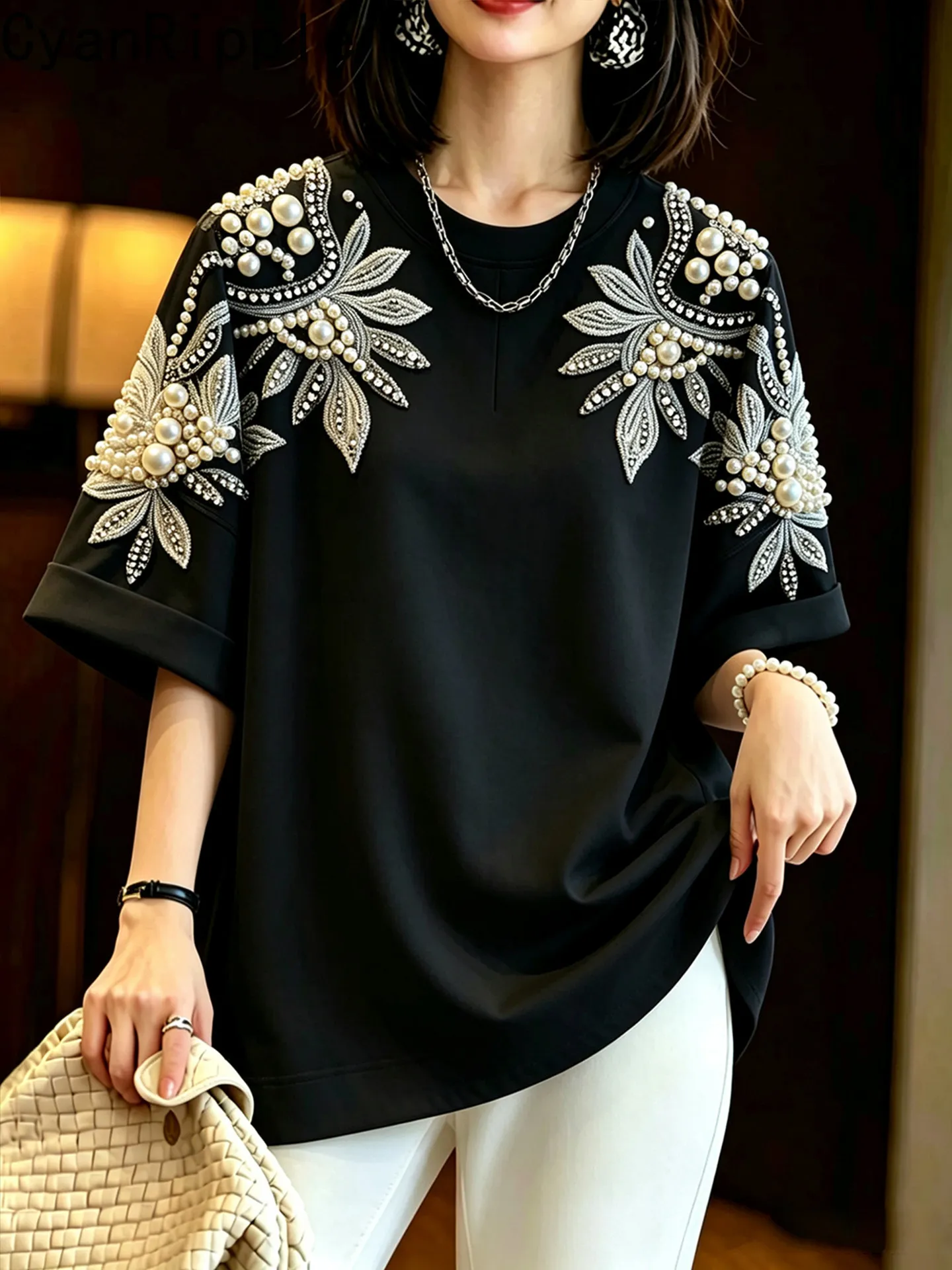 High Quality New Spring Summer Loose Black Women T-shirt Luxury Pearl Beading Short Sleeve Tees All-match Round Neck Casual Top