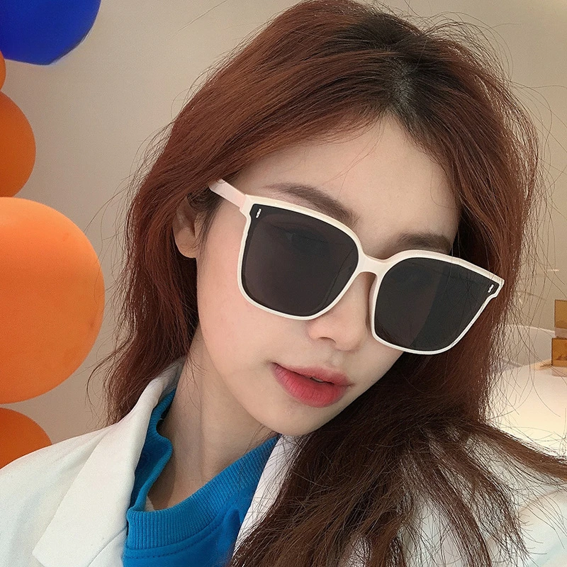 

2024 New Classic Vintage Square Sunglasses Women Oversized Sunglasses Women Men Retro Black Luxury Sun Glasses Oculos UV400