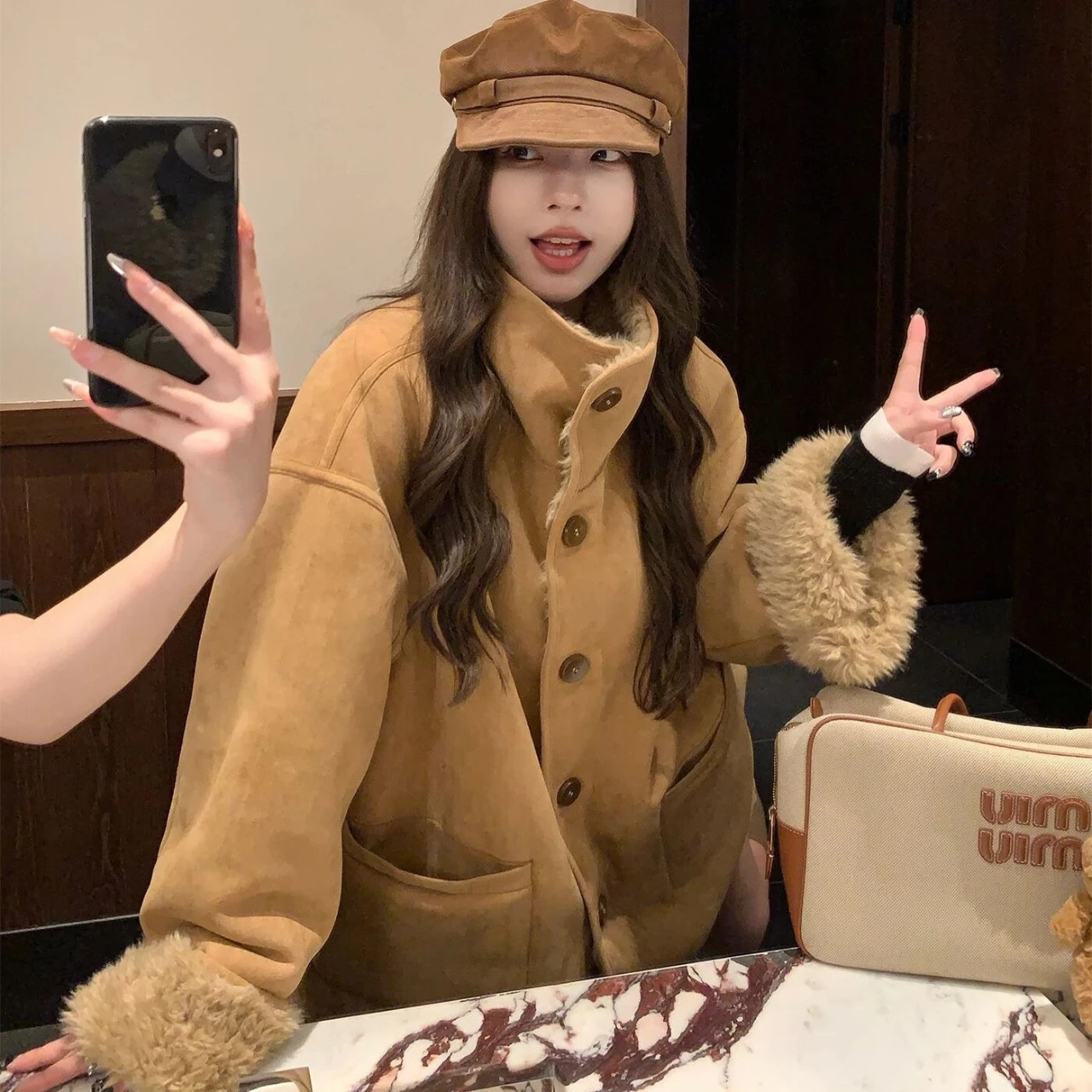 Chaqueta corta holgada de piel sintética para mujer, abrigo de felpa de piel de cuero bidireccional, chaquetas peludas elegantes de un solo pecho, Top cálido y esponjoso para invierno