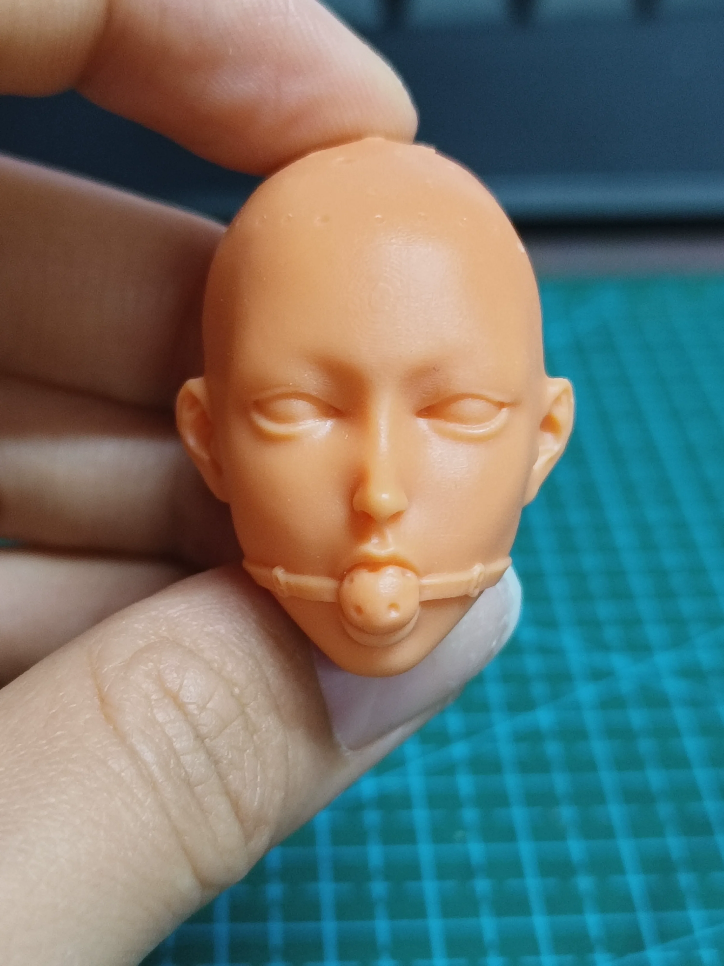 

1/6 / 1/12 Unpainted Female Head Sculpt Carved Model Open Mouth and Tongue Fit 12 / 6 inches Action Figure Body Dolls