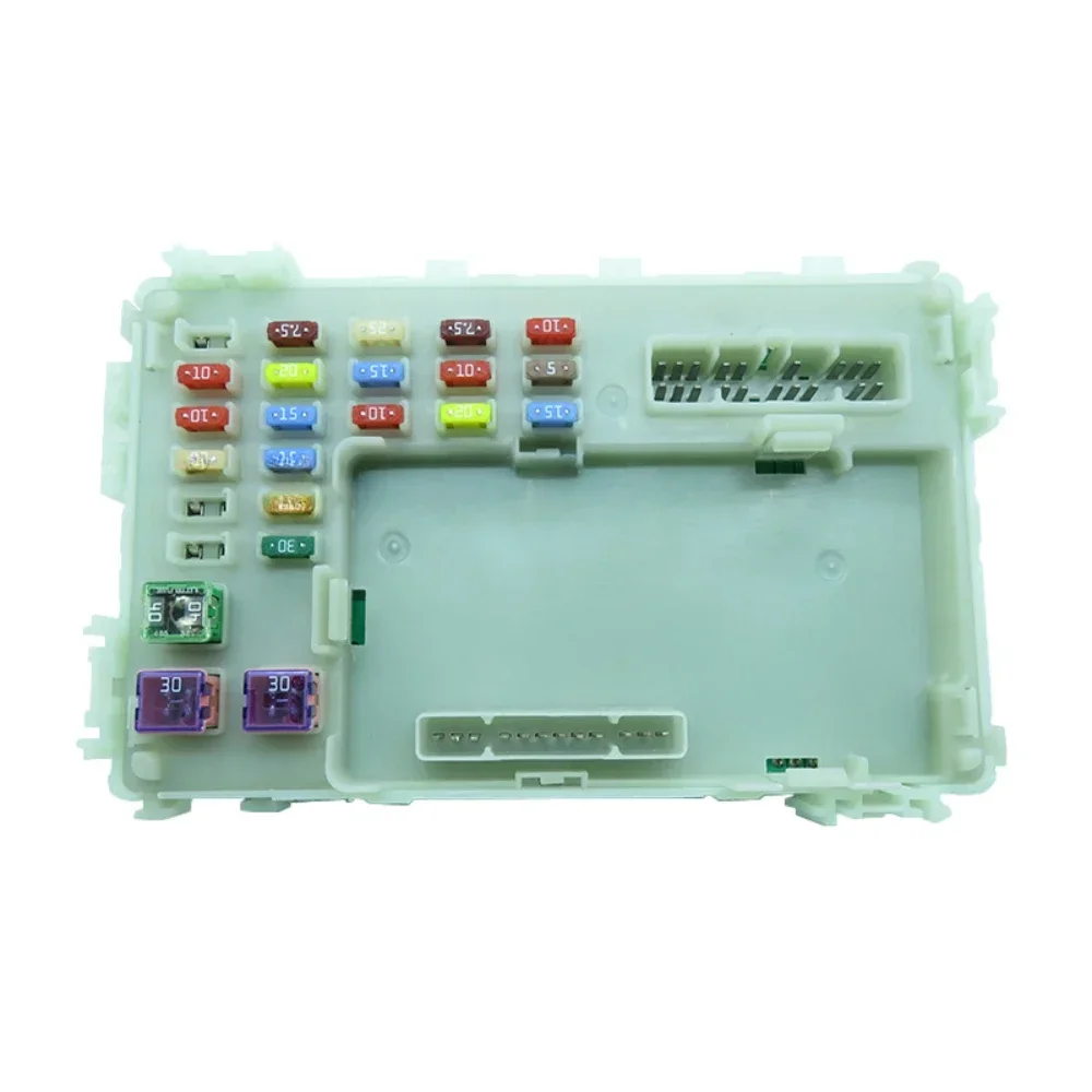 Instrument Panel Distribution Box Indoor Fuse Box Instrument Panel Relay Box Assembly for BYD F3 F3R