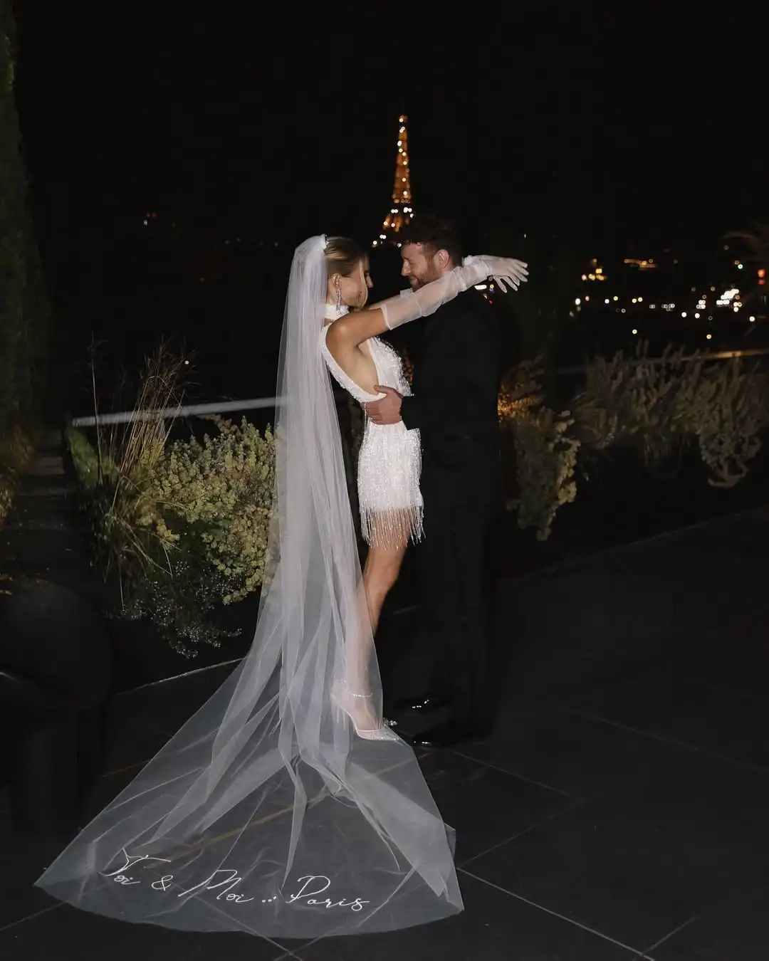 Мини-коктейльные платья Ofherown с блестящими кисточками, роскошные короткие платья для выпускного вечера с глубоким v-образным вырезом и бисером, свадебные платья выше колена с колье