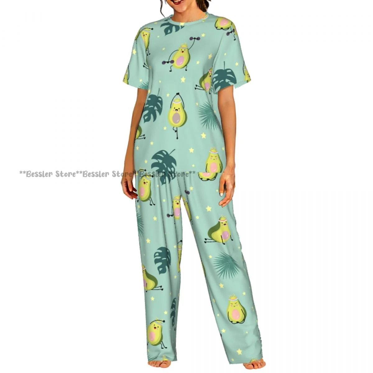

Женский комплект из 2 предметов: пижама с коротким рукавом и брюками, цвет зеленый авокадо, с принтом листьев и звезд.
