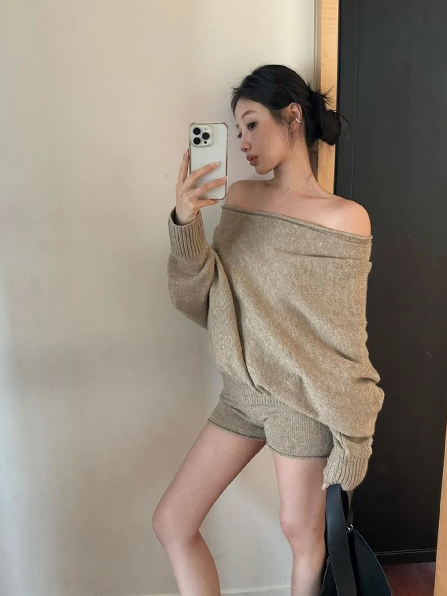 Khaki Loose Shoulder Bared Long Sleeve Knitted Sweater Women's Autumn Lazy Style Set Straight Leg Short Pants Two Piece Set