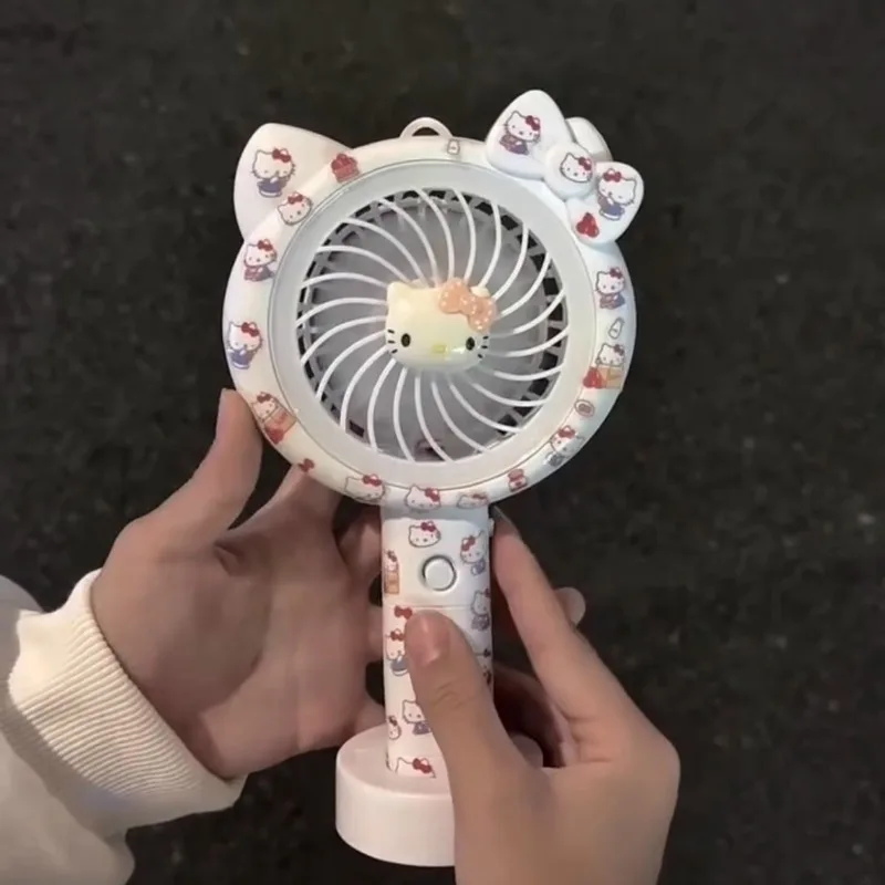 Kawaii أنيمي مرحبا كيتي مروحة صغيرة مع ضوء Kt لطيف الكرتون USB شحن مروحة السفر المحمولة مروحة يدوية لعب الفتيات الاطفال هدية