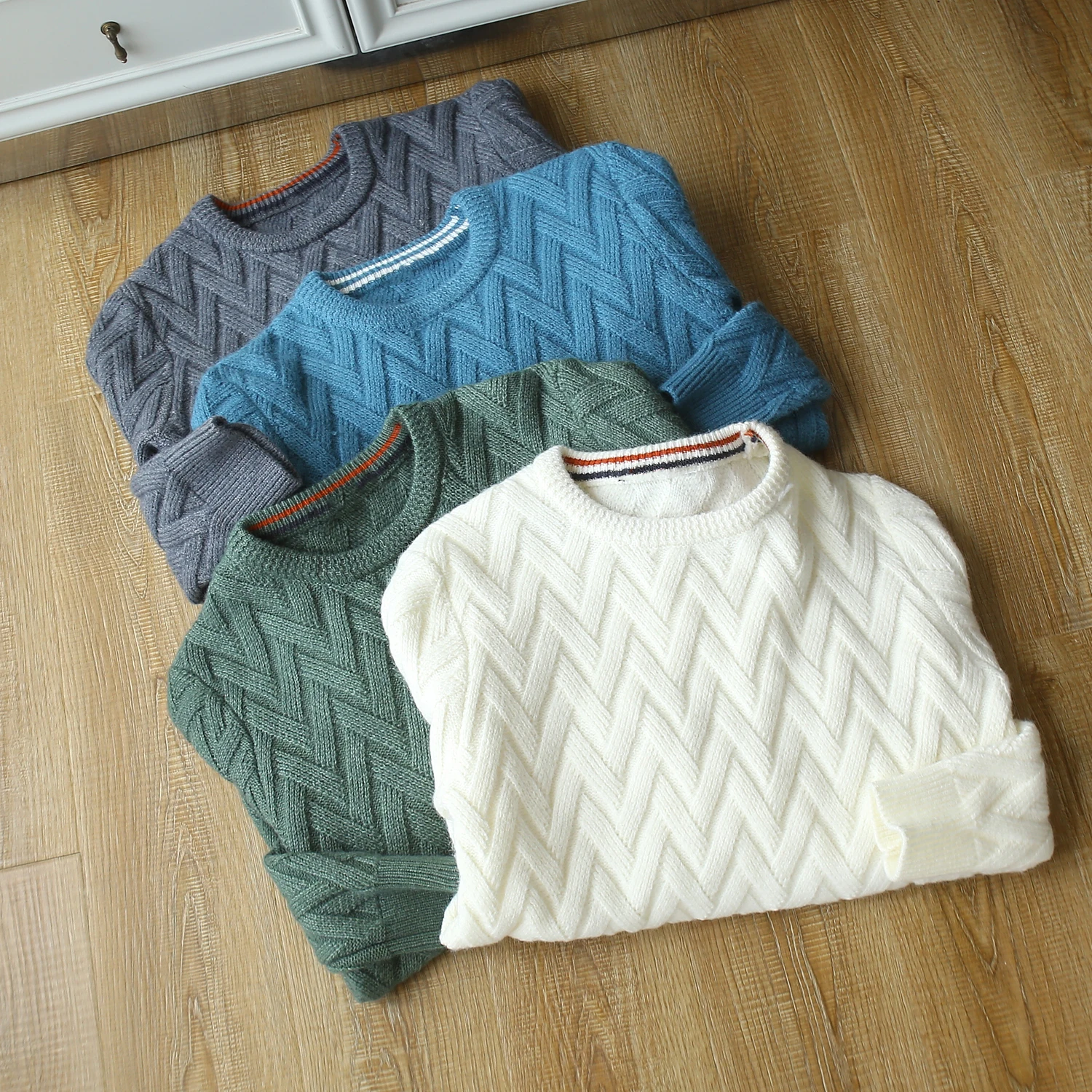 

Comfortable Thi Knitted Sweater round Ne No Pilling Twist Design Autumn Winter Elastic Men's Long Sve Pullover Sweater