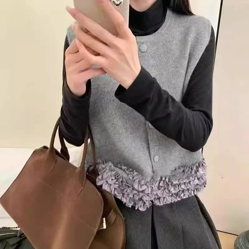 

2025 Autumn and Winter New Patchwork Lace Round Neck Sleeveless Single Breasted Knitted Warm Vest Women