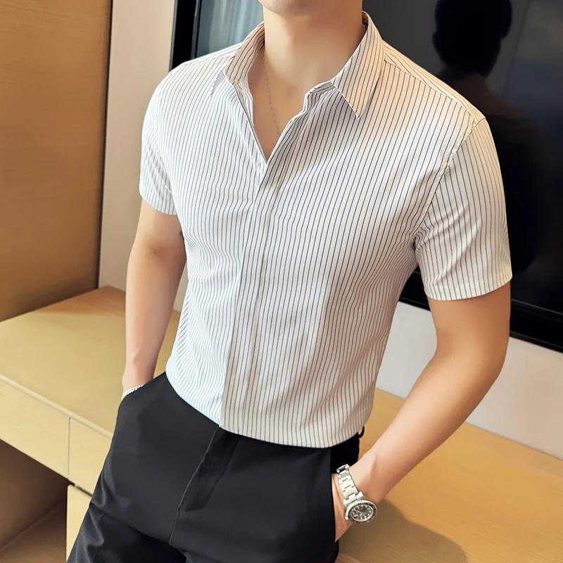 2024 Summer Fashion Vertical Striped Shirts Luxury Men\'s Hidden Button Short Sleeved Slim Fit Casual Business Shirt Men Clothing