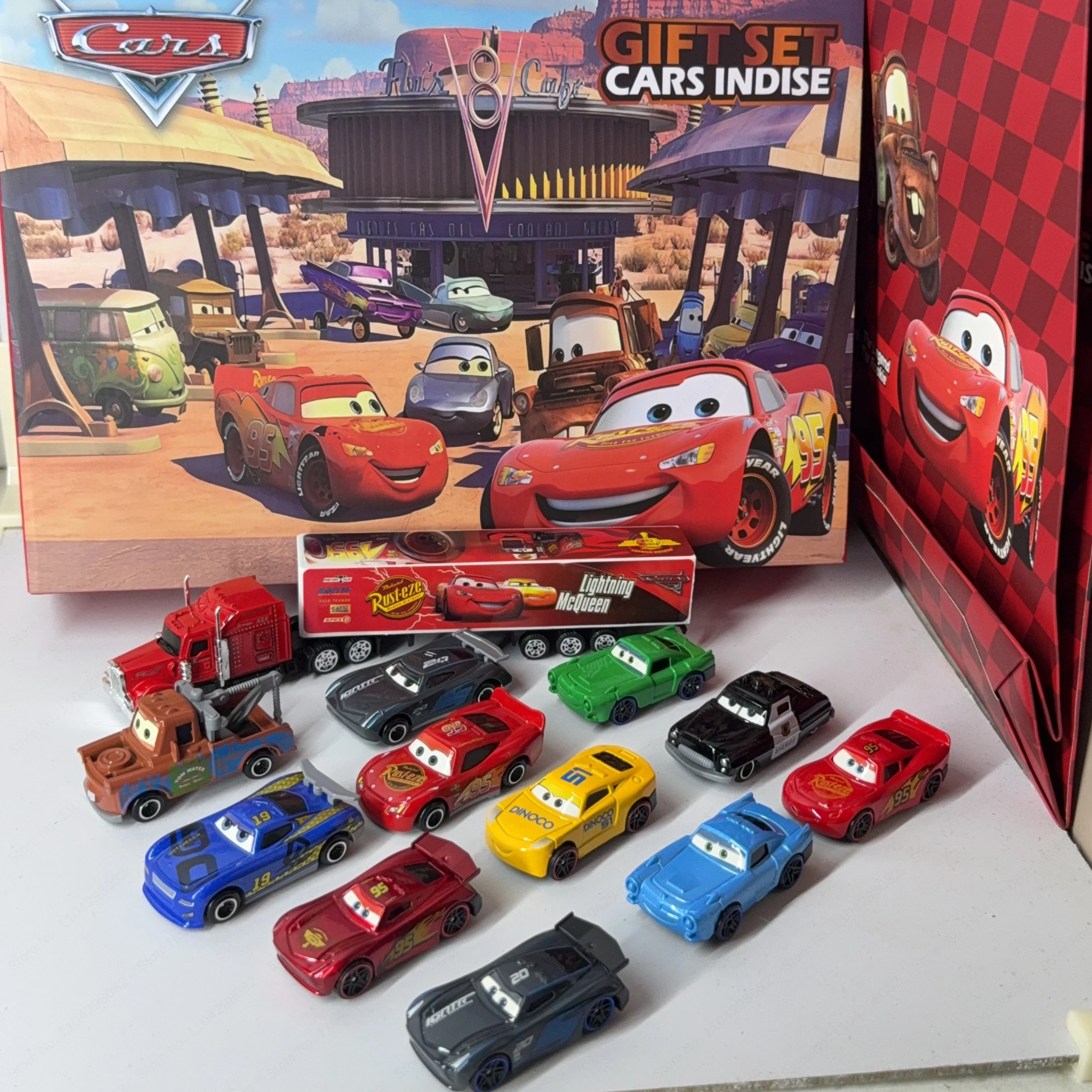 Heißer Verkauf: Cars 3 Legierung-Automodell-Set in Geschenkbox – Lightning Mc Transportable Trucks Rennfahrzeug-Spielzeug, Sammlerstück, Geschenk – Detail 3