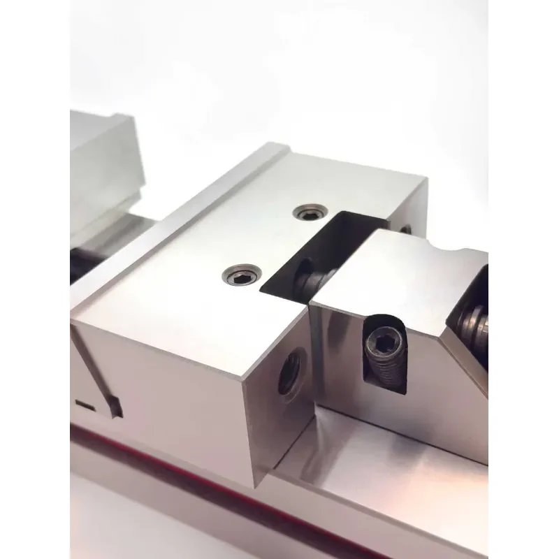 High-precision and high-standard mechanical auxiliary tool - parallel jaw vise