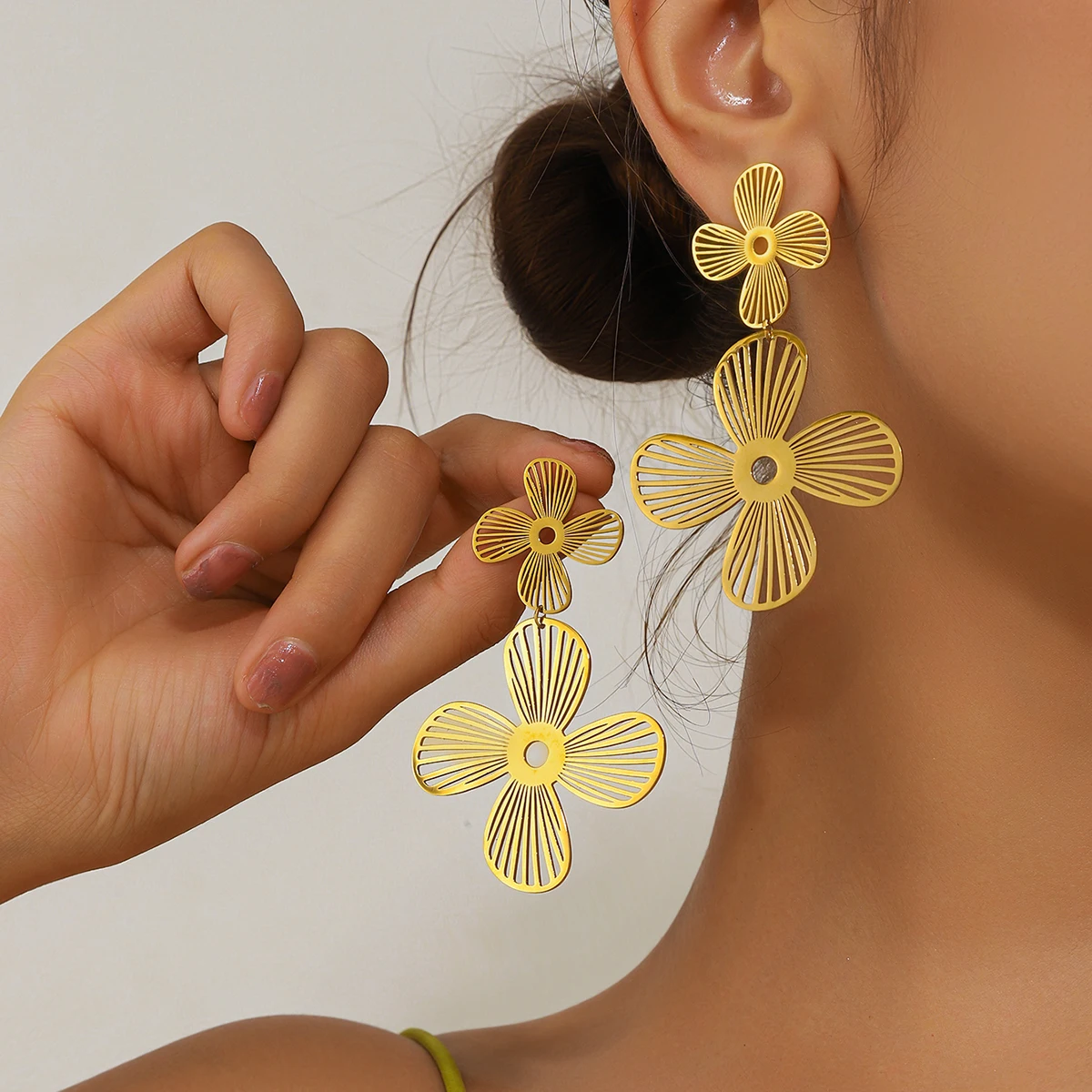 New Luxury Glazed Rhinestone Dangle Earrings for Women Girls Exaggerated Colorful Alloy Crystal With Diamonds Earrings for women