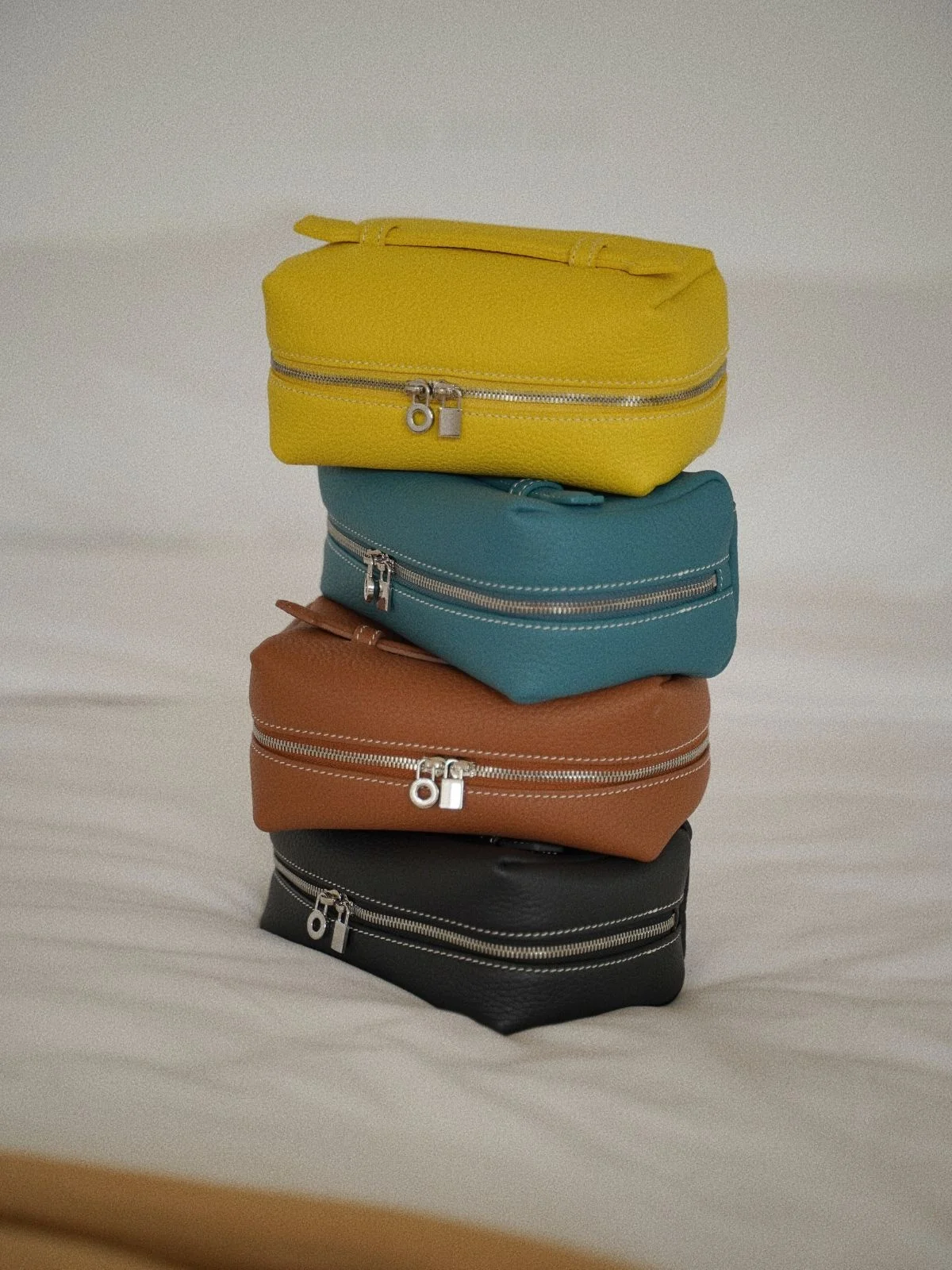 hand-sewn-tofu-bag-cosmetic-storage-bag-leather-wax-thread-top-layer-cowhide-pure-color-youth-female-fashion-summer-key-chain