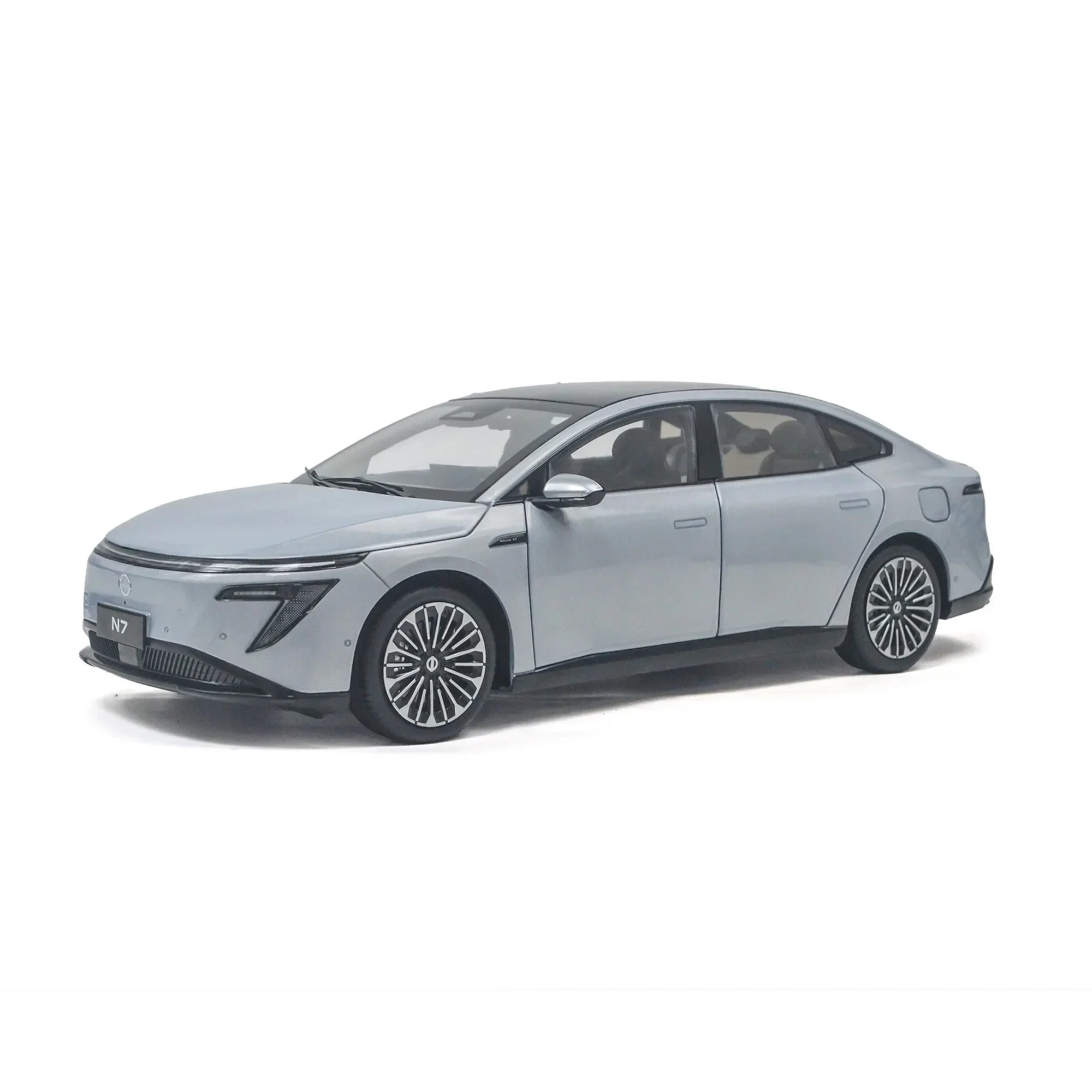 

1:18 Scale Model Car N7 1/18 Diecast Metal Miniature Vehicle Car Model Adult Collections Toys Boys Girls Kids Gifts