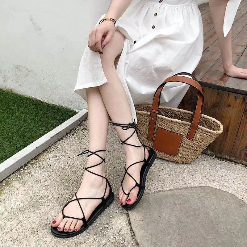 Roman Style No Heel Flat Rubber Summer 2024 Beach Women\'s Shoes Footwear with Strap Sandals for Woman Casual Wholesale Daily H F