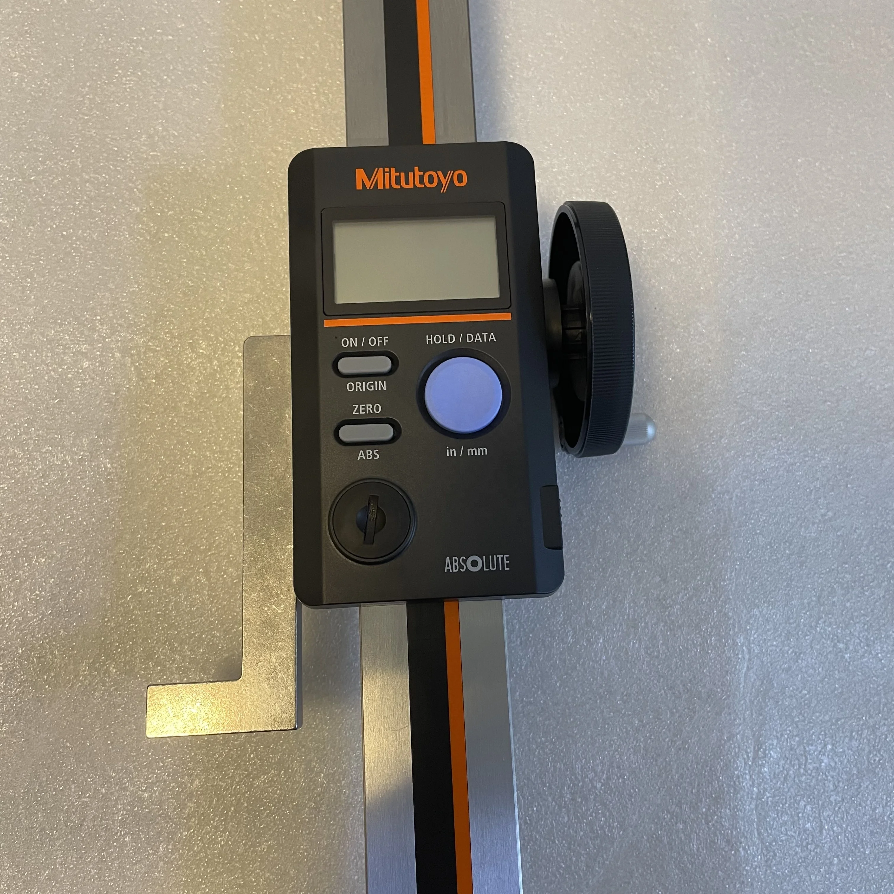 

Mitutoyo 570-414 Digital Height Gage, 0-600mm Height Gauge, Replace of 570-314