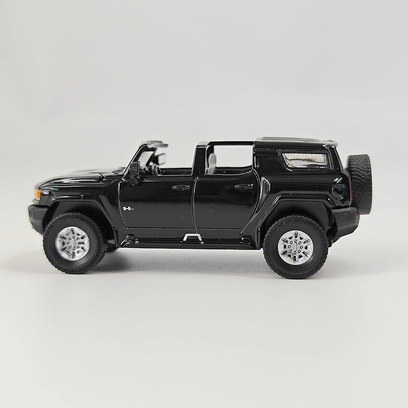 

1: 64 simulation small Hummer off-road vehicle alloy model engine hood can be opened rich details, fine workmanship