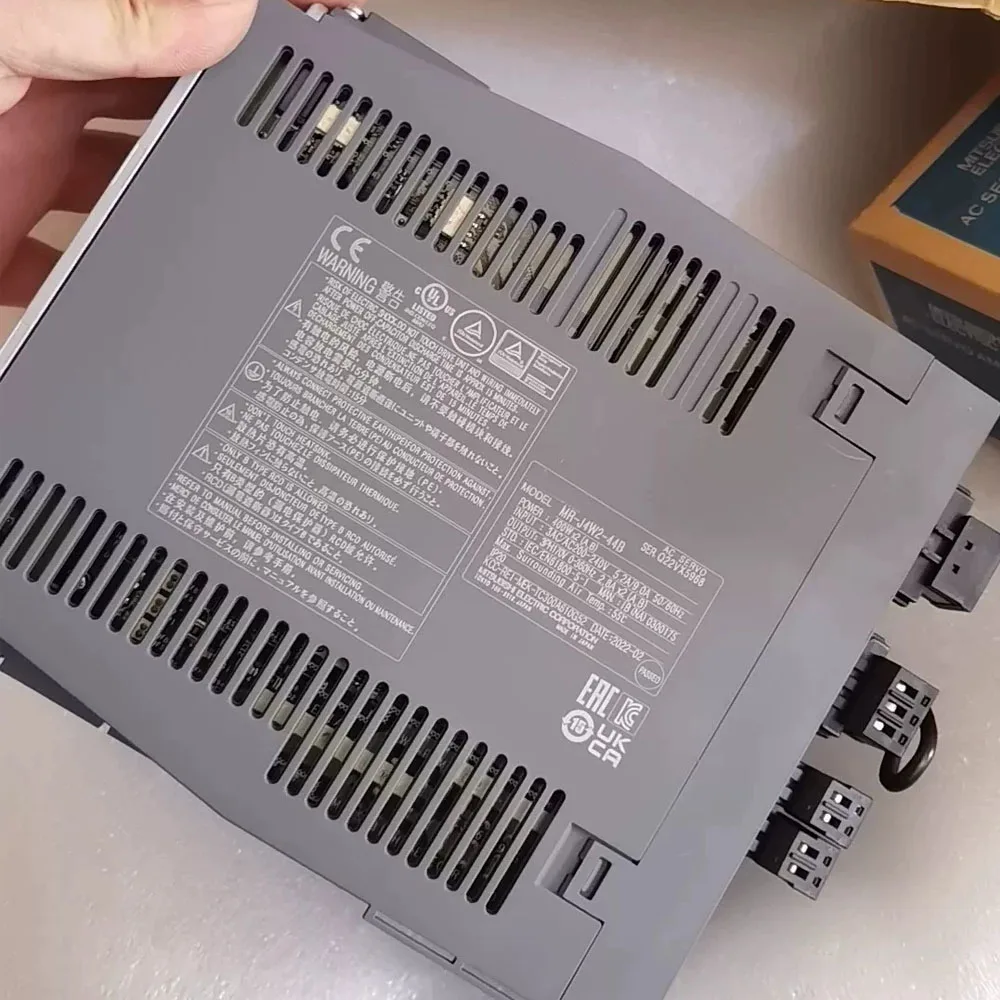 Servo driver MR-J4W2-44B servo amplifier