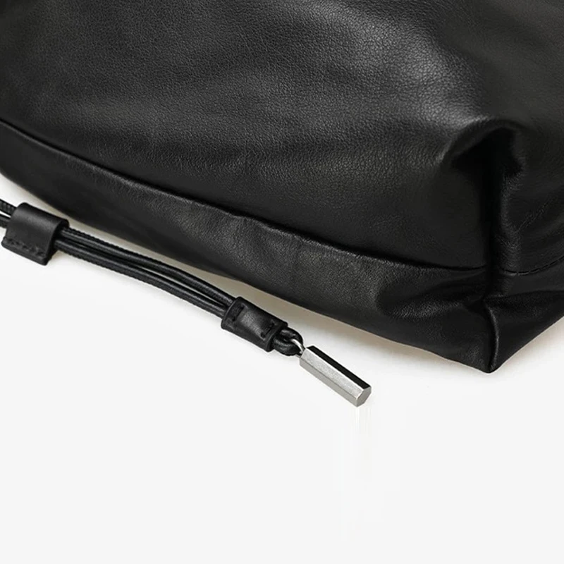 حقائب كلاسيكية من الجلد الطبيعي برباط على شكل دلو للنساء، حقائب يد ومحافظ فاخرة بتصميم جديد لعام 2025، حقيبة كتف صغيرة مزخرفة بثنيات من جلد البقر جودة عالية ًالشحن مجانا وصول الشحن السريع