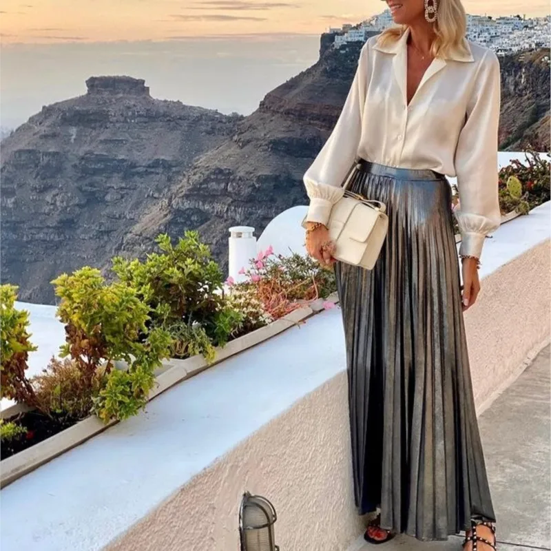 

Женский комплект с юбкой, Однотонная рубашка с воротником на пуговицах, металлическая блестящая полуюбка со складками, осень 2024