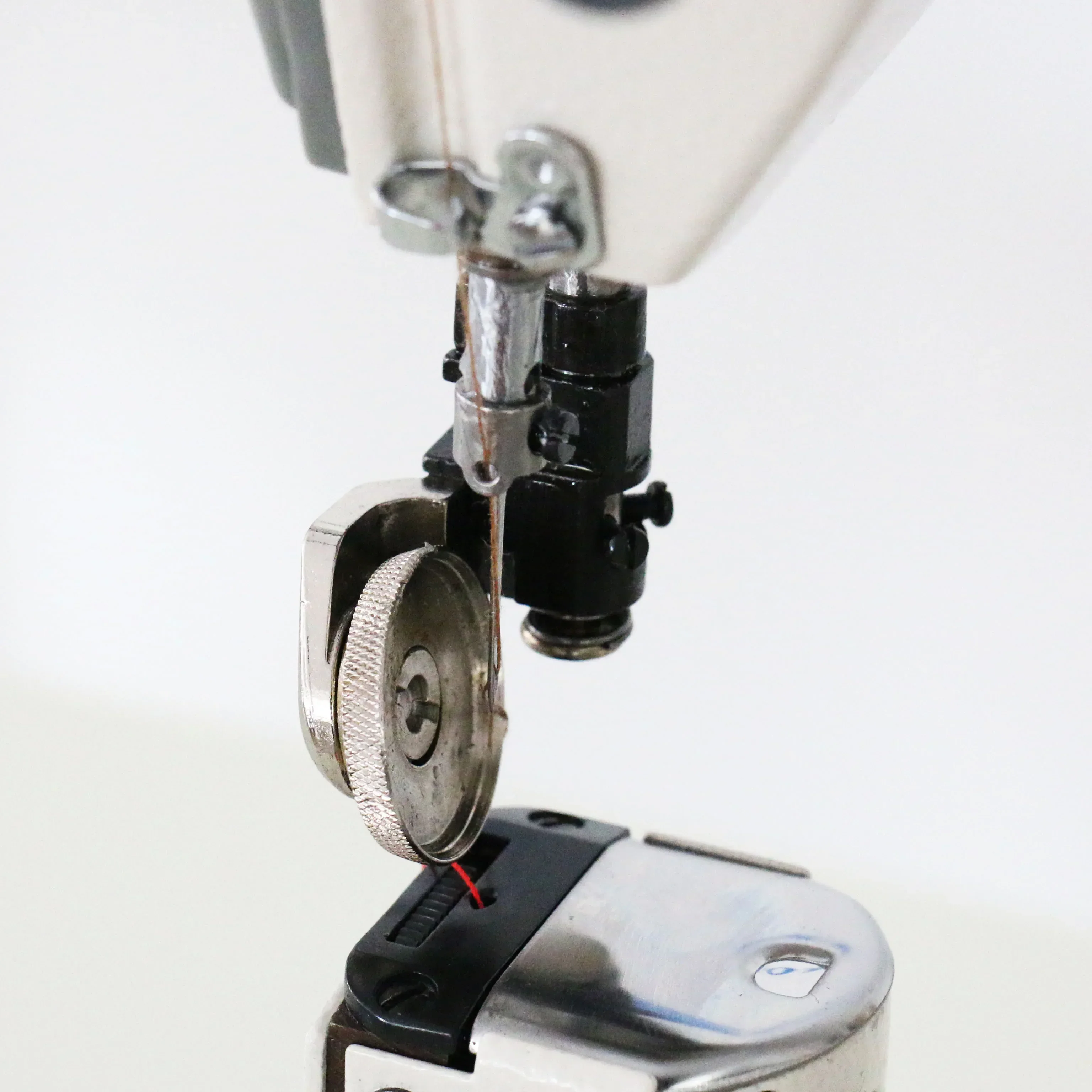 

Industrial Single Needle Post Bed Lockstitch Sewing Machine for Leather Shoes Martin Boots - Heavy-Duty Sewing Equipment