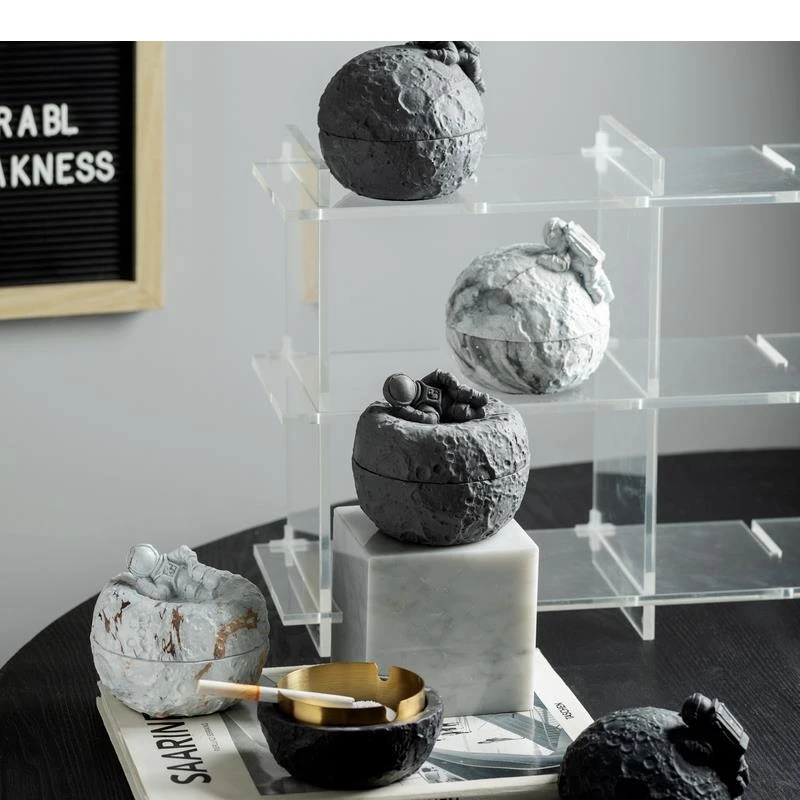 Astronaut Moon Ashtray Anti-ash Stainless Steel Cement with Cover Home Space Planet Ash Storage Decoration