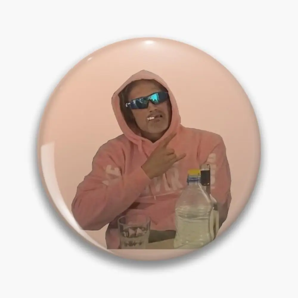 Mads mikkelsen y his pink hoodie broches con botones, broche personalizado, insignias de solapa de moda, accesorio de joyería