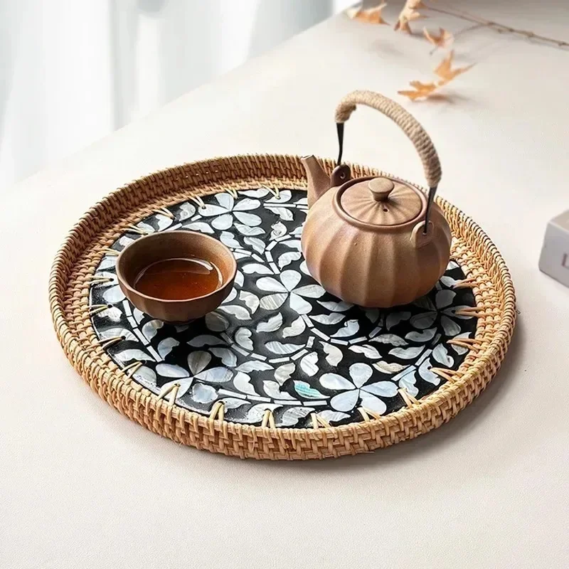 plateau-en-rotin-de-style-boheme-orne-de-coquillages-colores-plateau-rond-tisse-a-la-main-pour-servir-des-fruits-et-des-desserts-decoration-de-table-basse-de-style-cotier