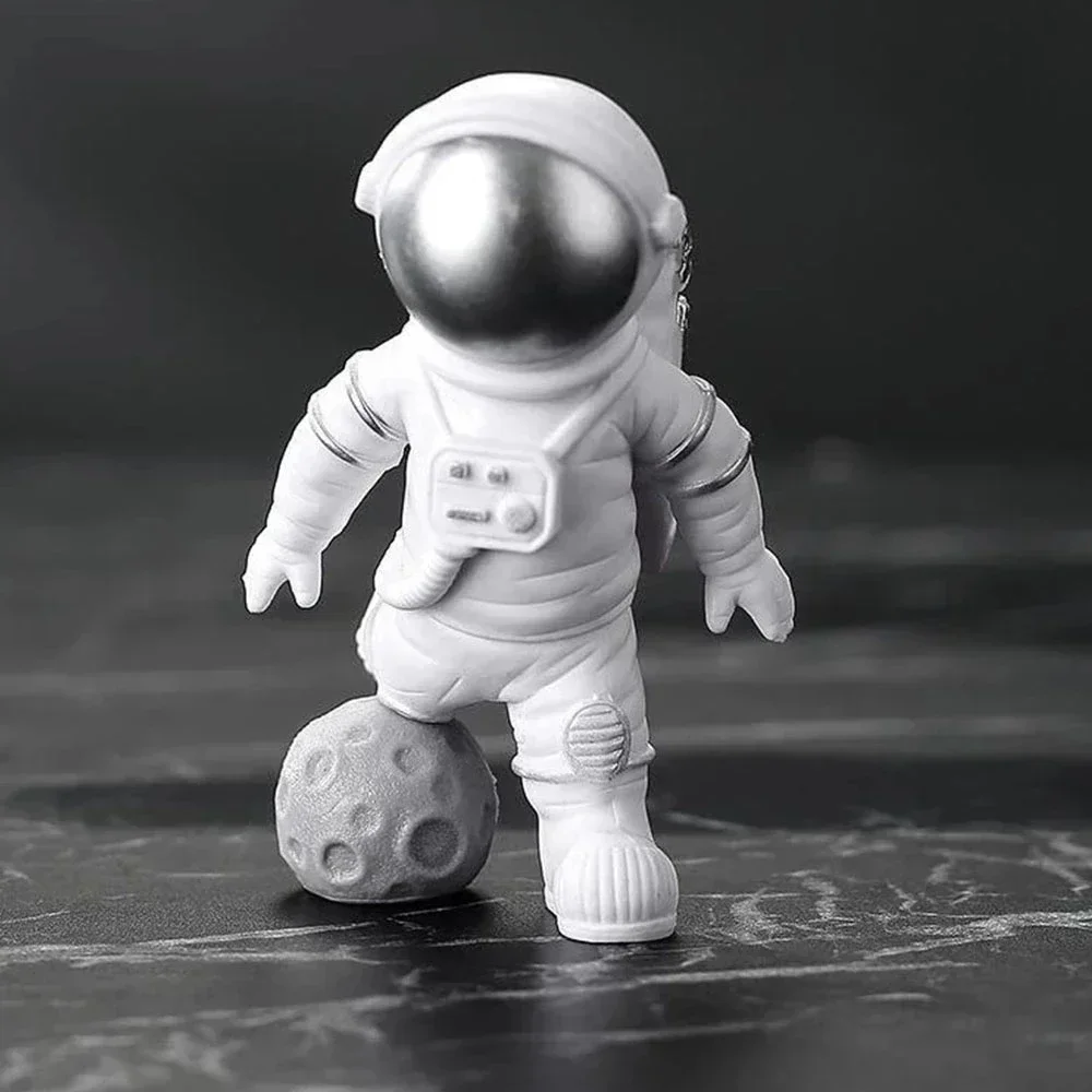 4 szt. Figurka astronauty statua figurka kosmonauta rzeźba zabawka edukacyjna dekoracja stołu Model astronauty dla dzieci prezent