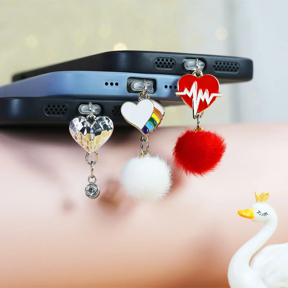 Mobile couple pendant, phone dust plug, passionate love heart plush pendant accessories, crystal glass light luxury jewelry gift