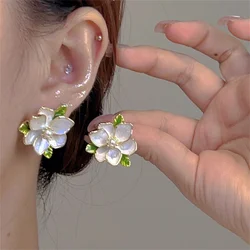 French Vintage Acrylic Pearl Flower Leaf Stud Earrings For Women KPOP Fashion Party Jewelry Versatile Accessories Gift