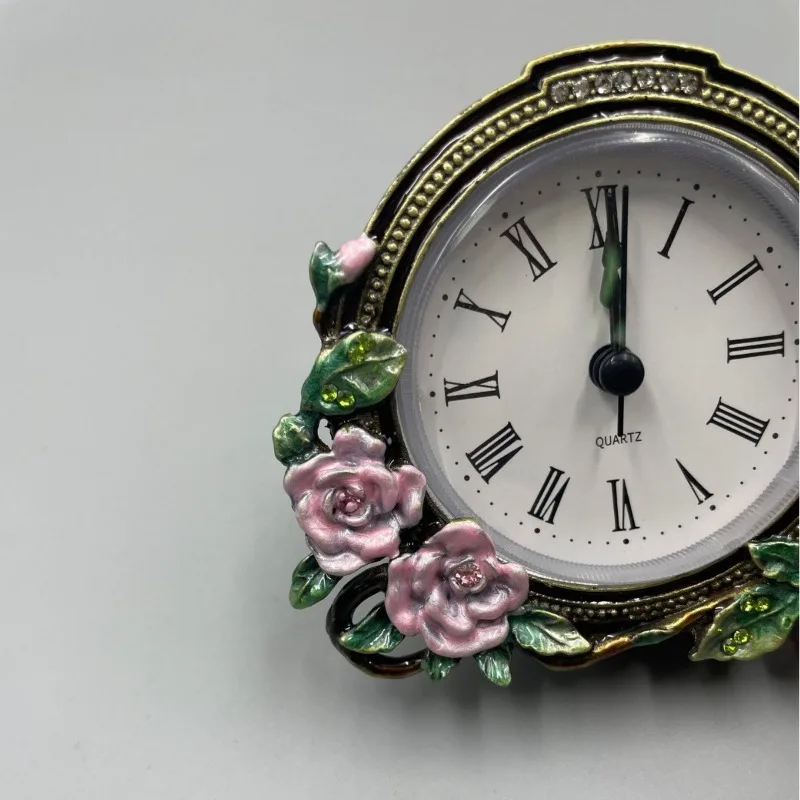 European Vintage Mini Enamel Metal Table Clock Simple Desktop Ornament Living Room Bedroom Home Decor