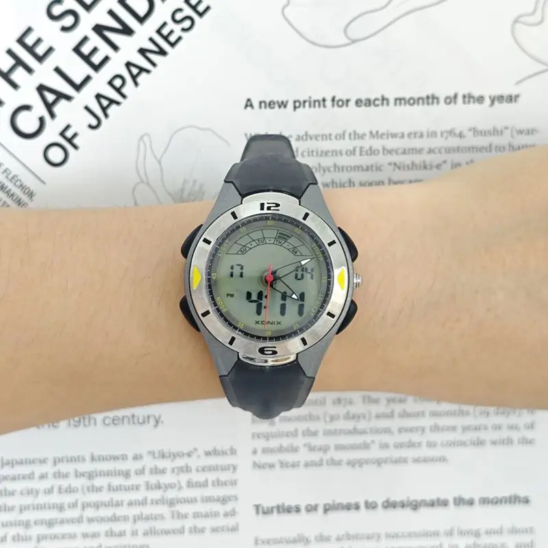 

XONIX Precision Classic Retro Generous LED Luminous Alarm Multi-function Dual Display Sports Waterproof Electronic Men's Watch