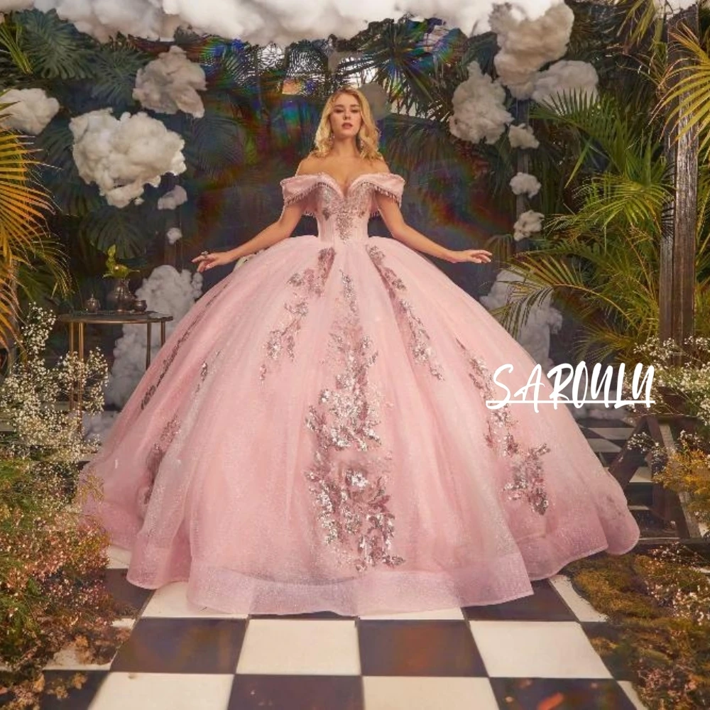 

Розовое платье с цветочными аппликациями для Quinceanera, блестящее бальное платье с открытыми плечами и шнуровкой на спине, вечернее платье на заказ