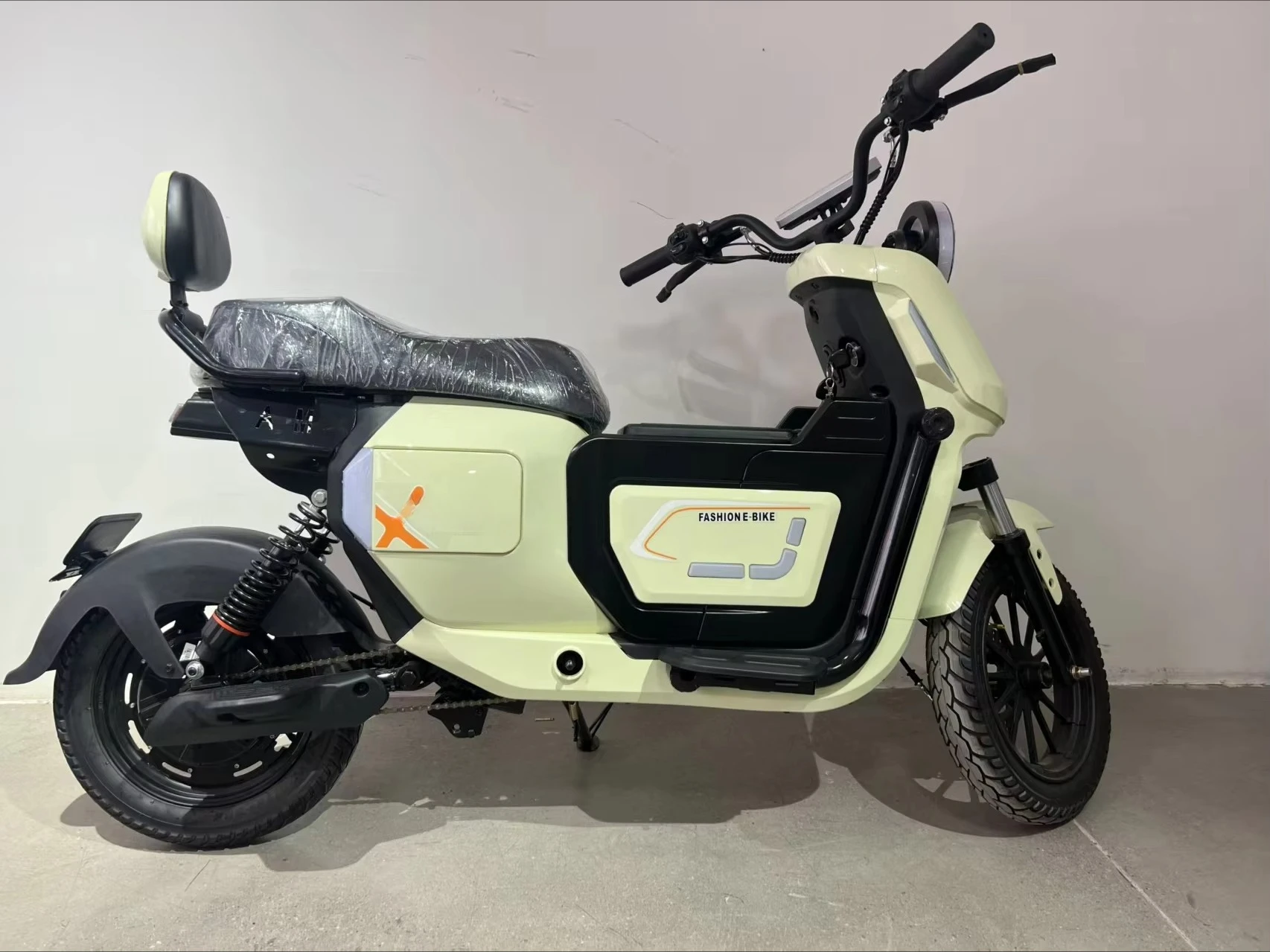 Rs Factory direct sales of high-power 72V street car electric motorcycle, suitable for urban sports, with a speed of 40-60 km/h