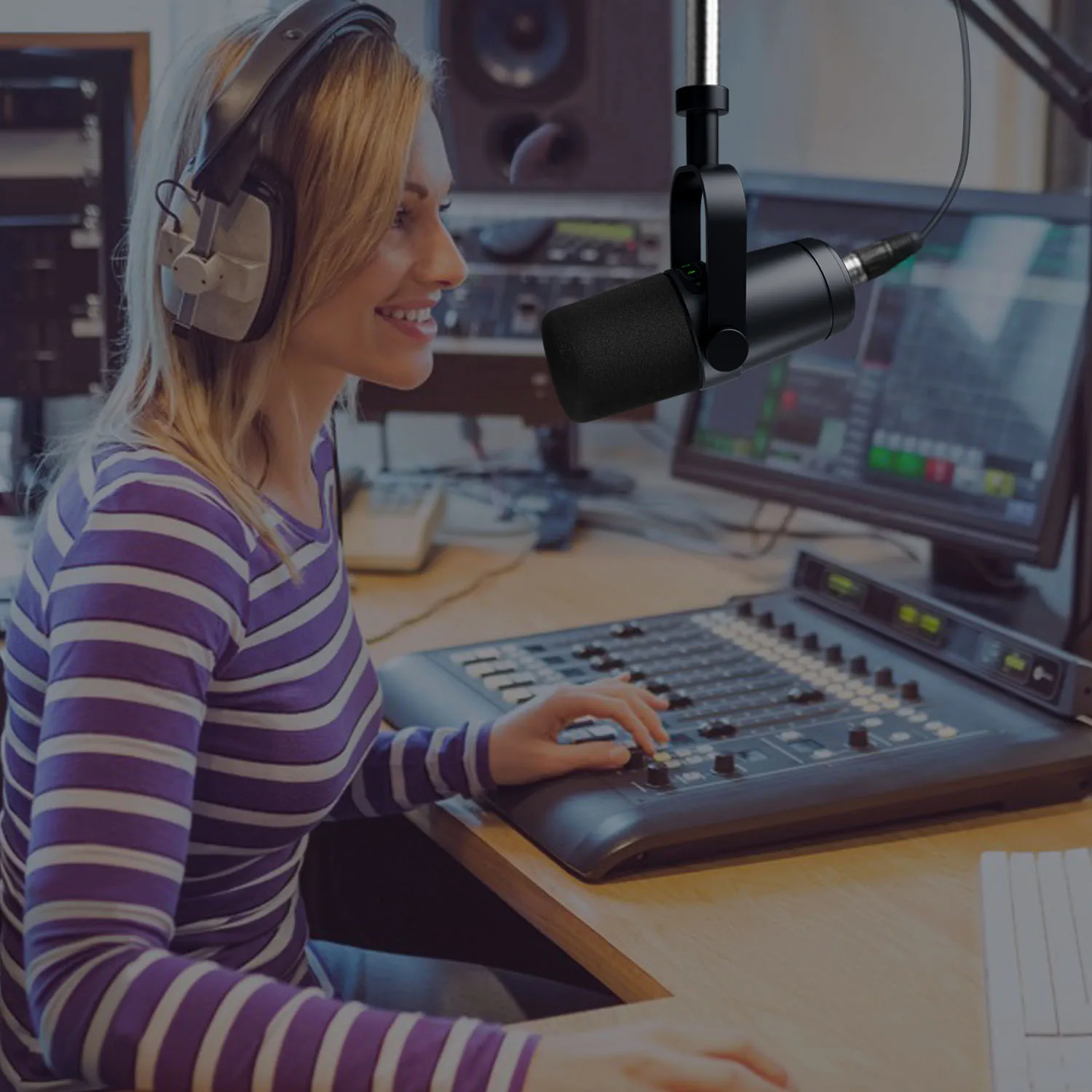 ميكروفون ديناميكي لألعاب البودكاست البث المباشر USB/XLR شاشة تعمل باللمس التحكم عزل الصوت مخرج سماعة الرأس المدمج