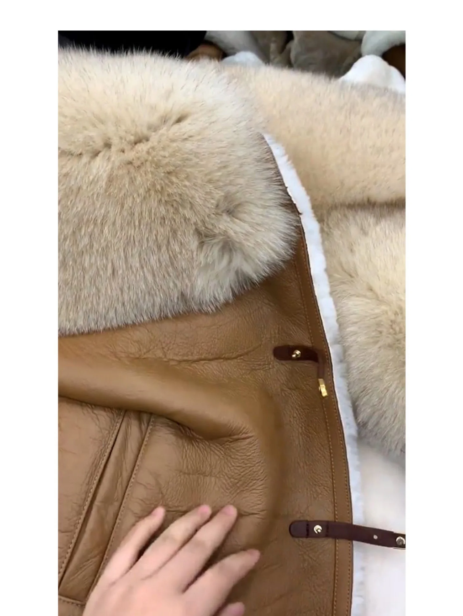 Plush Collar Jacket Elegant Winter Woman Coats Natural Fur Chic Velvet Lambswool Vehicle Autumn Overcoat Short Top Female