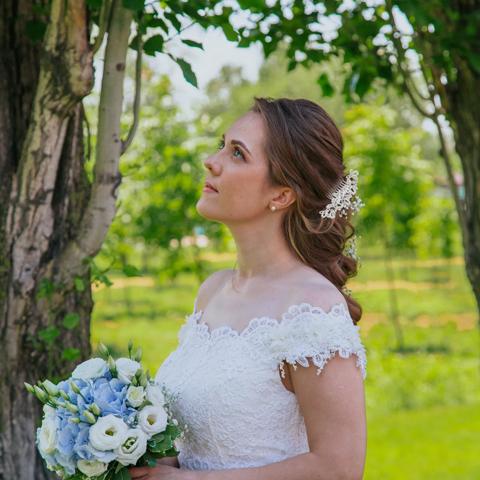 

2 шт. свадебные гребни для волос с цветами и стразами, хрустальные аксессуары для прически, элегантные боковые заколки для невесты на свадьбу