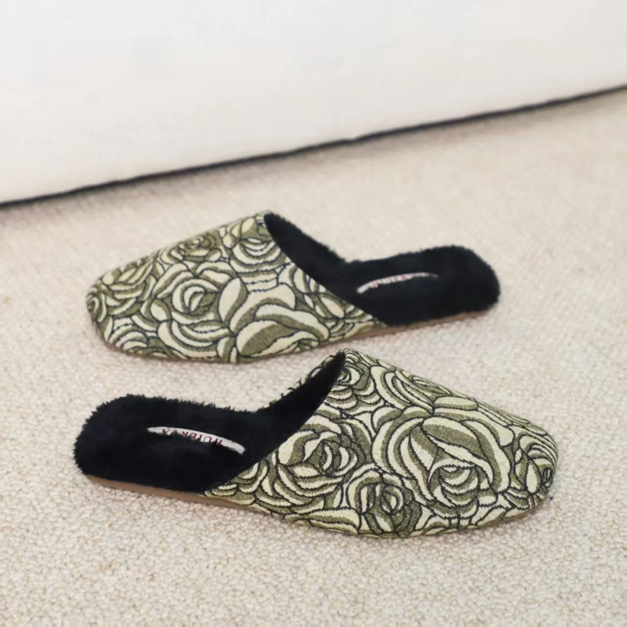 

Women Winter New Baotou Home Cotton Slippers Sot Sole Non Slip High Quality Plush Keep Warm Fluffy Slippers Floor Silent Slipper