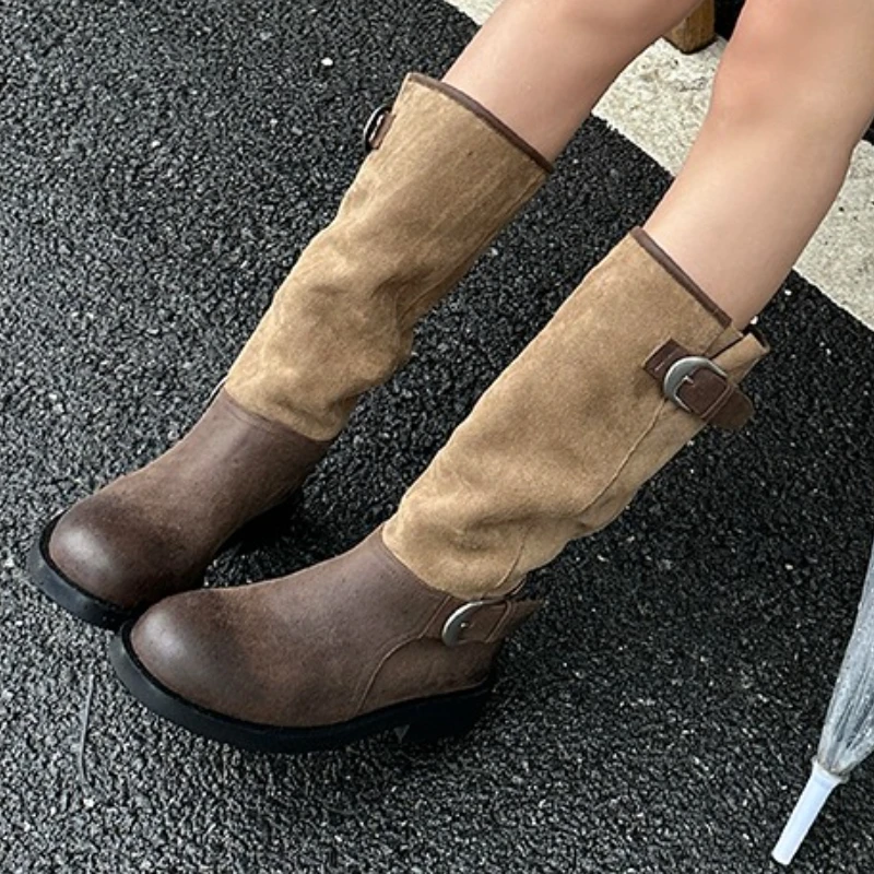أحذية نسائية مسطحة من جلد الغزال أحذية موضة جديدة غير رسمية للركبة أحذية فارس عالية أنيقة لشتاء 2025 أحذية ماركة تشيلسي موهير بوتاس
