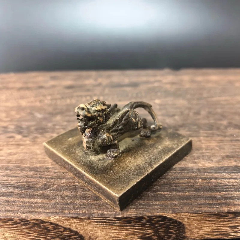 Antique-style imitation brass Pixiu seal for office and living room, auspicious Qilin mythical creature seal, stationery and dec
