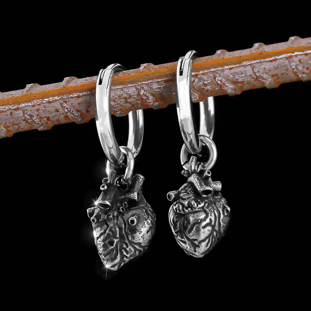 

Popular Retro Stainless Steel Heart Shape Viking Earrings Nordic Teen Amulet Jewelry Earrings Biker Party Accessories Unisex