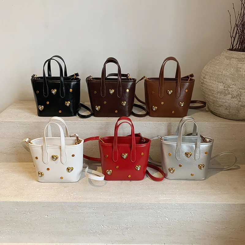 

2023 Новая уникальная винтажная женская сумка-мешок - деталь в виде сердца со стразами, текстурированная ткань, универсальная сумка через плечо/ручная/сумка через плечо