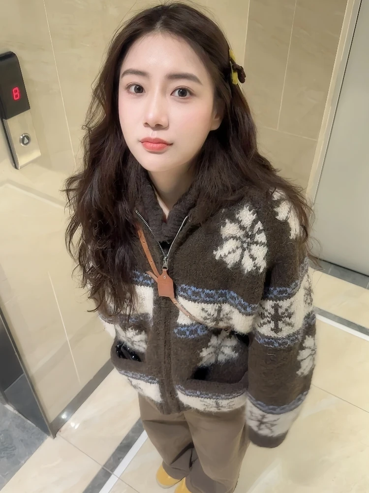 

Жаккардовый свитер в стиле ретро, женская осенью и зимой, новинка 2024, элитный повседневный вязаный кардиган в ленивом стиле, топ