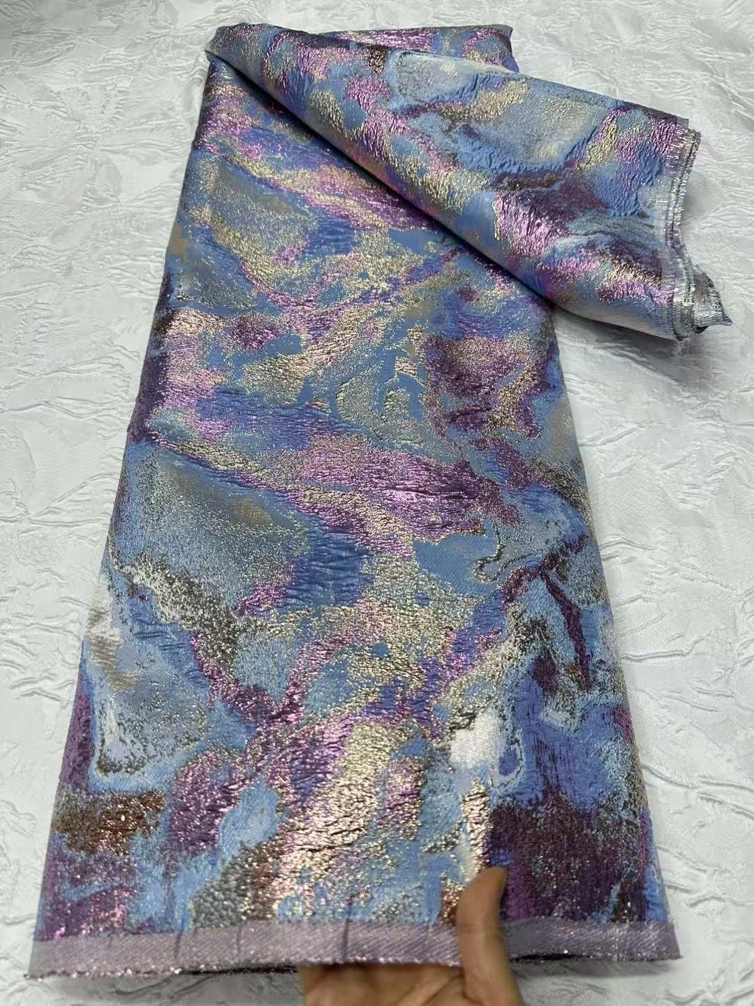 

Новейшая красочная дамасская африканская нигерийская парчовая кружевная ткань 2025 Высококачественная жаккардовая французская кружевная ткань для женского платья KCW2517