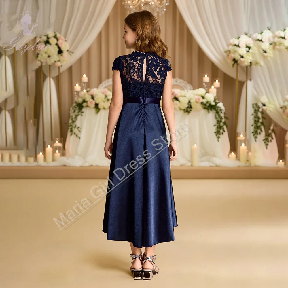 ชุดเดรสออกงานสำหรับเด็กผู้หญิง ดีไซน์หรูหรา ประดับลูกไม้ที่คอและแขนเสื้อ เหมาะสำหรับงานพิธีศีลมหาสนิทหรืองานเลี้ยงตอนเย็น