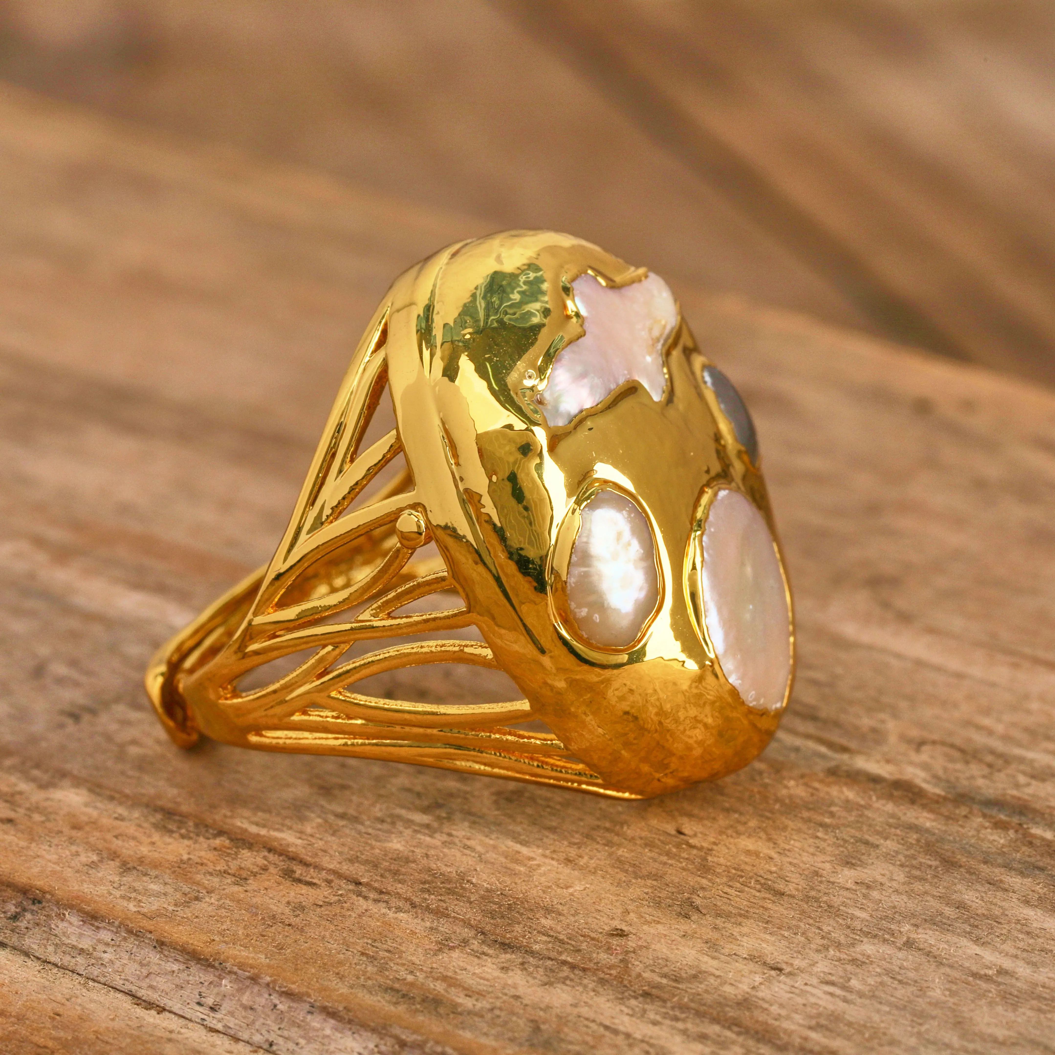 

Adjustable Size 18K Gold Plated Black Natural Freshwater Pearl Ring Classic Style for Gift or Party Made of Copper