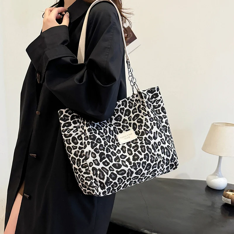 New Fashion Tote Bags Shopping and Travel Canvas Bags New Women Popular Handbags Large Capacity Leopard Shoulder Bags ﻿