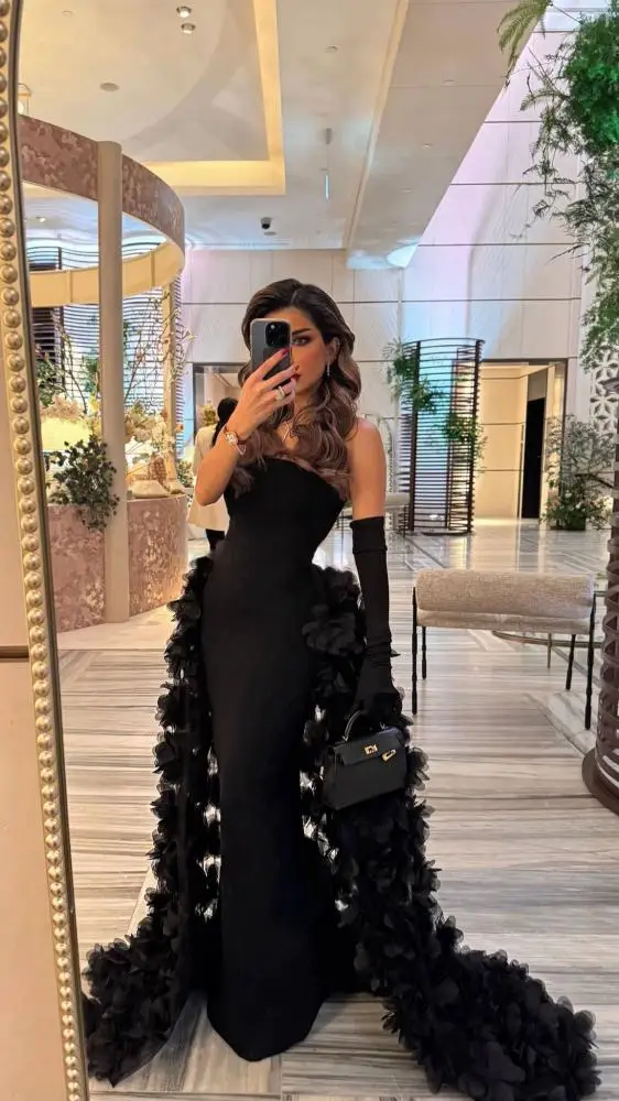 

Jirocum Saudi Arabia Luxury Black Feather Evening Dresses Strapless Mermaid Gown with Train for Prom Party Dresses