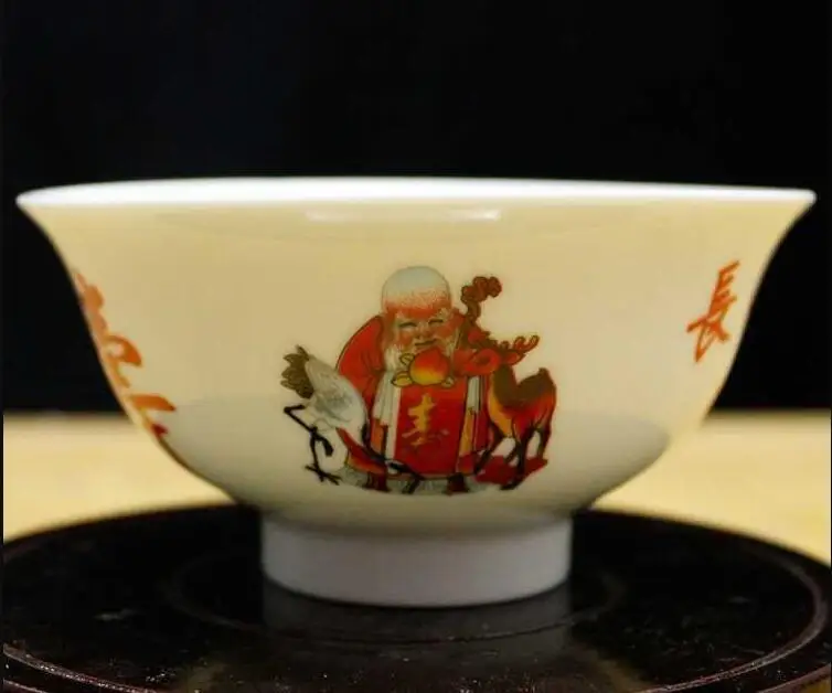 Chinese Jingdezhen Famille Rose Porcelain peach Design Bowl 4.5 inch