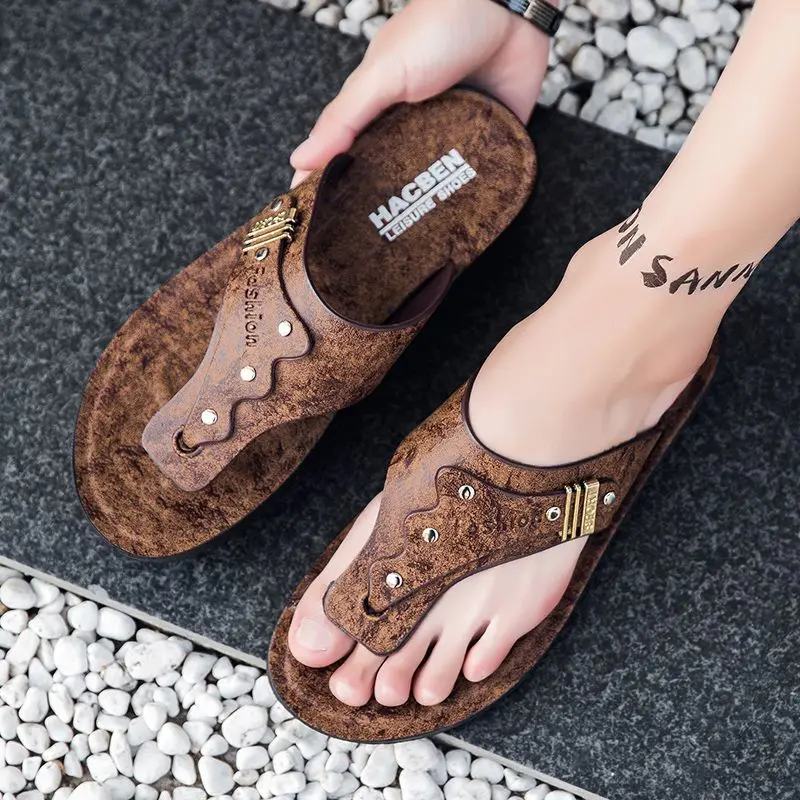 2026 New Men's Flip Flops Genuine Leather Non-Slip Sole Beach Sandals Fashionable Summer Outdoor Slippers